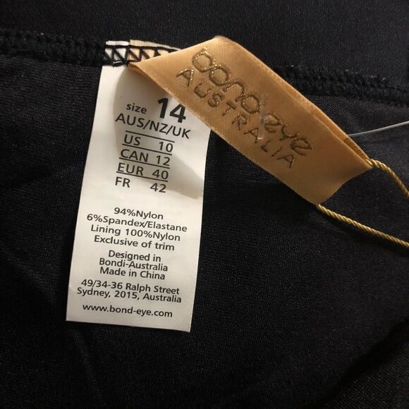 Bond - Eye Bandeau Bikini Set with Lace Overlay - Picture 5 of 8